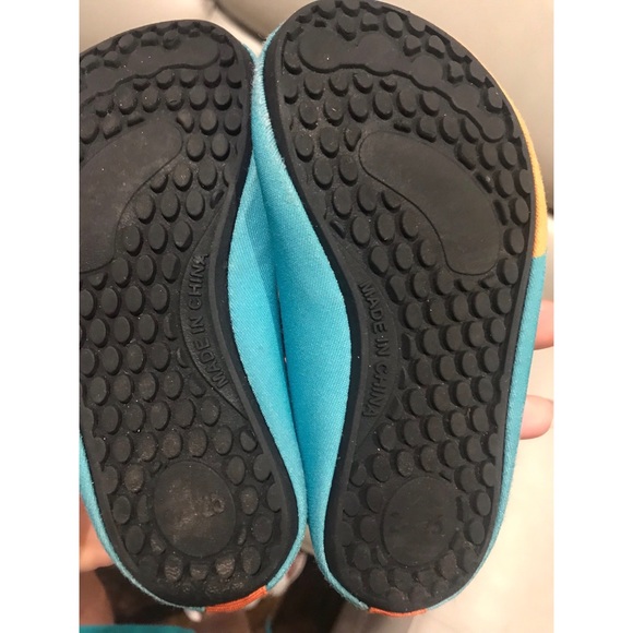 Toddler boy 2 trunks 2 swim shoe bundle LIKE NEW - Picture 4 of 5